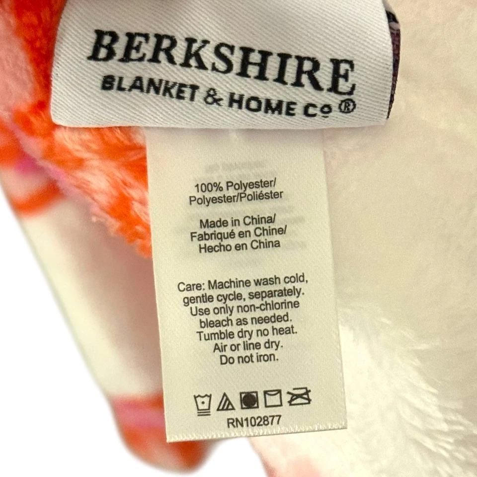 NUEVA Manta Berkshire EttaVee Throw Hearts Serie Artista Rojo Rosa Blanco Suave Foto 4 de 4