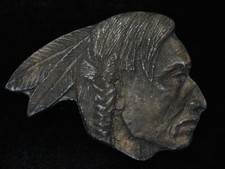 QL09159 VINTAGE 1979 CUT-OUT INDIAN CHIEF COMMEMORATIVE BRASSTONE BELT BUCKLE