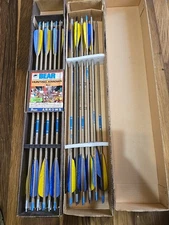 23 Vintage BEAR ARCHERY CEDAR FIELD POINT ARROWS Original Box