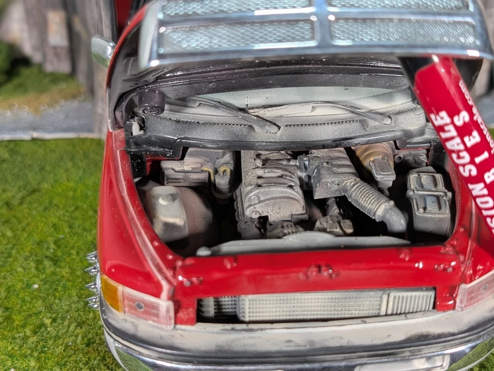 Camión fundido a presión 1/18 1995 Dodge Ram 3500 doble rebajado Bob's Beaters desgastado Foto 4 de 4