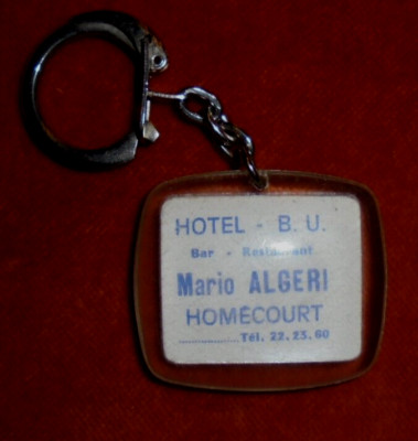 HOTEL B U BAR RESTAURANT MARIO ALGERI HOMECOURT KEYCHAIN ++ TACOT