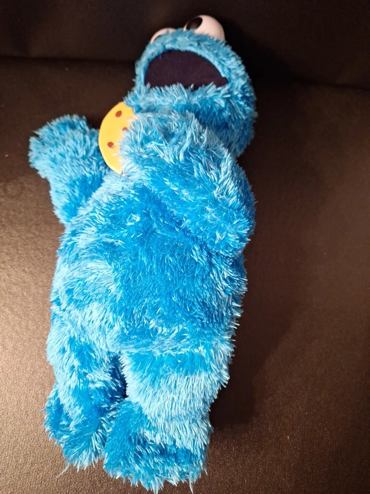 Peluche Sesame Street Hasbro 2016 Tickle Me Elmo y 2017 Cookie Monster Talking Foto 4 de 4