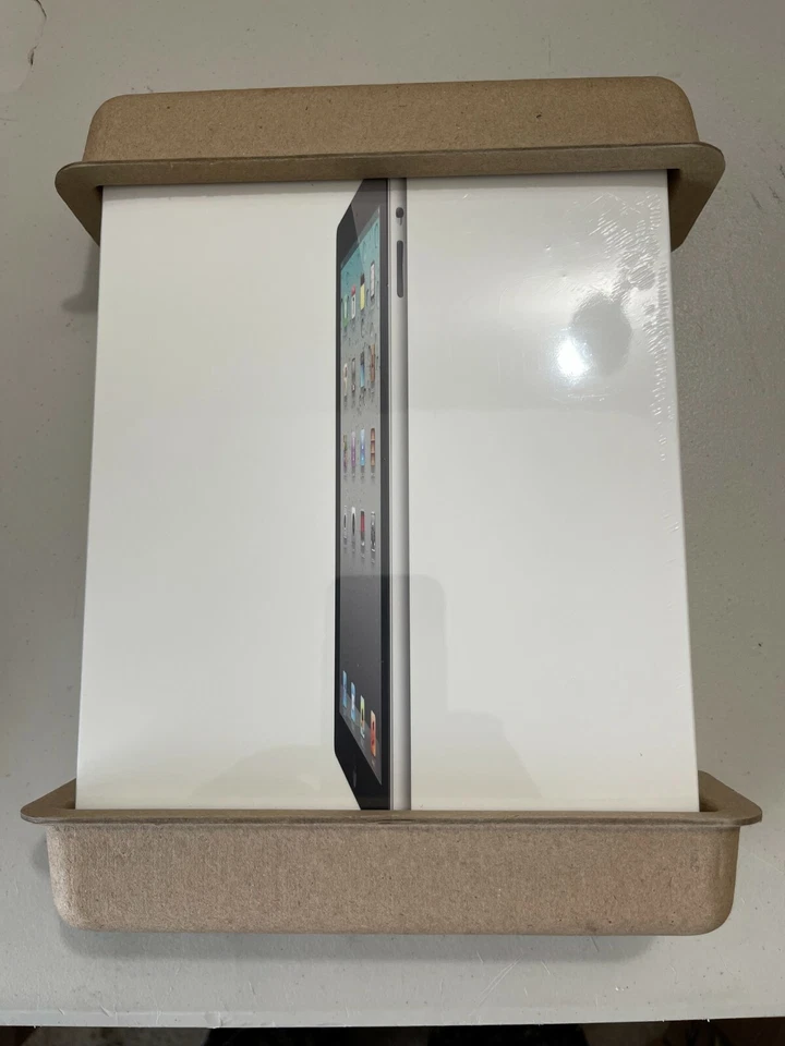 Apple iPad 2 2nd Generation 16GB MC769LL/A Wi-Fi Tablet Black Sealed Collectible - Image 4 of 4