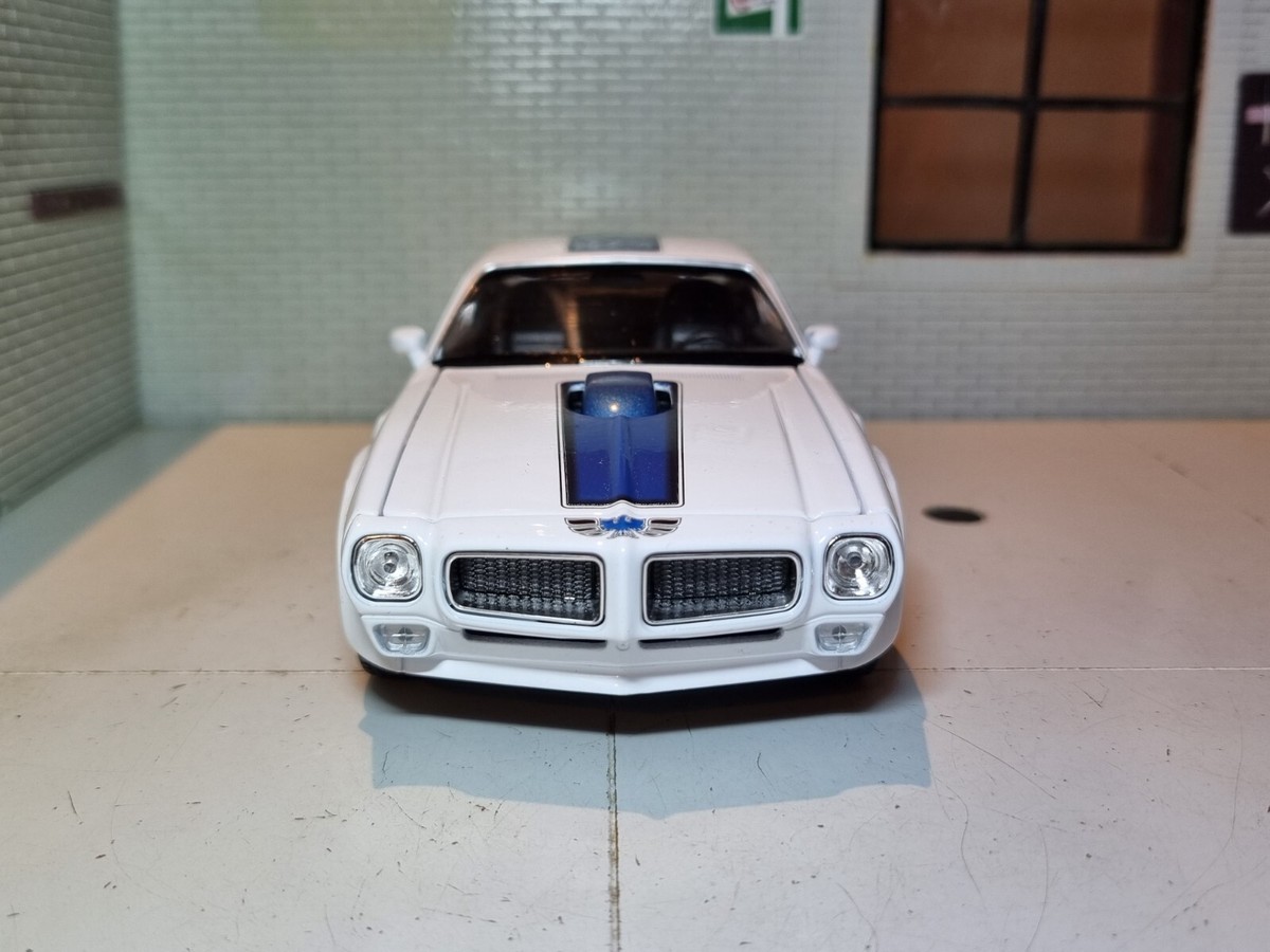 ミニカー Welly 1972 Pontiac Firebird Trans Am 1972 Pontiac Firebird Trans-Am White Diecast Model Car | Welly