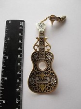 Small shoehorn, beautiful piece and metal