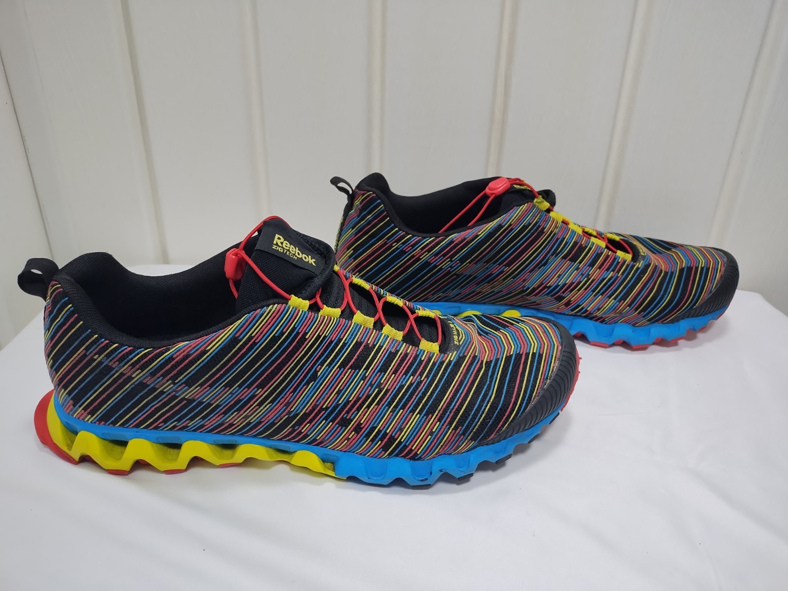 Reebok Zigmaze 2 Men’s Sneakers Sz 12 Shoes Vibrant Multicolor Stripes thumbnail 3