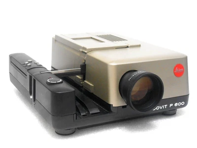 Leica Pradovit P600 Dia-Projektor mit Leica Elmarit -P2 1:2.8/150 - Bild 1 von 4