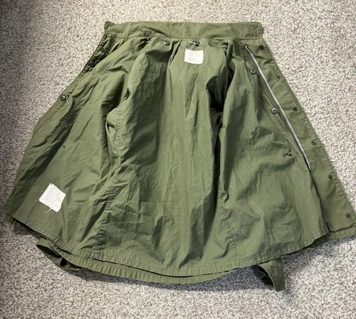 NICE Vintage Vietnam Era Military Field Coat Small