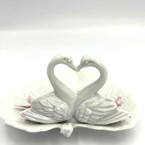 Capodimonte Lot Of 3 Trinket Dishes - Double Heart Swans, Fish Shell with Roses - Picture 22 of 24