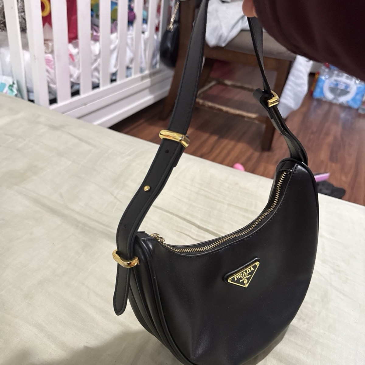 g*u様 PRADA ショルダーバッグ PRADA Crescent Shoulder Bag Black Zip Closure Gold Hardware