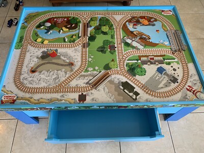 thomas the tank engine table | Toys 