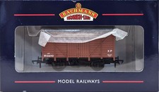Bachmann 37-729A BR 12 Ton Vent Van W126140 in BR Bauxite Livery