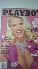 Playboy Magazine February 2001 Anna Nicole Smith Playmate: Lauren Michelle Hill