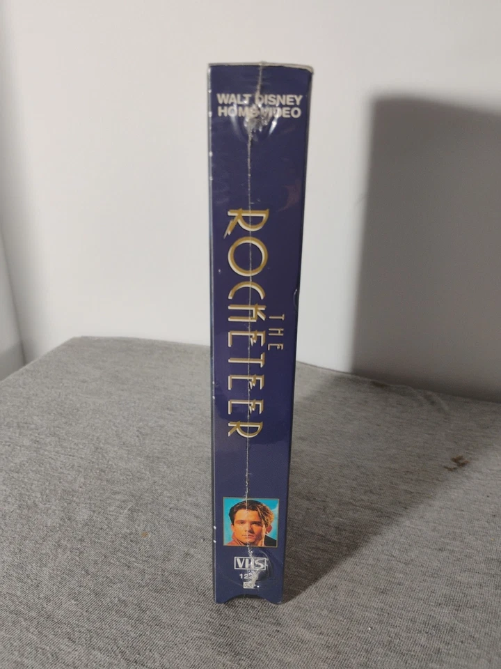 DISNEY'S The Rocketeer 1992 VHS w/Watermark *NEW/SEALED* Timothy Dalton - Image 3 of 4