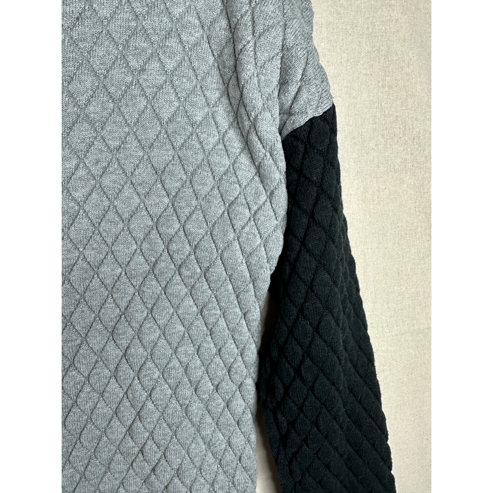 Michael Kors Womens Crew Neck Gray Quilted Sweater Size Medium thumbnail 5