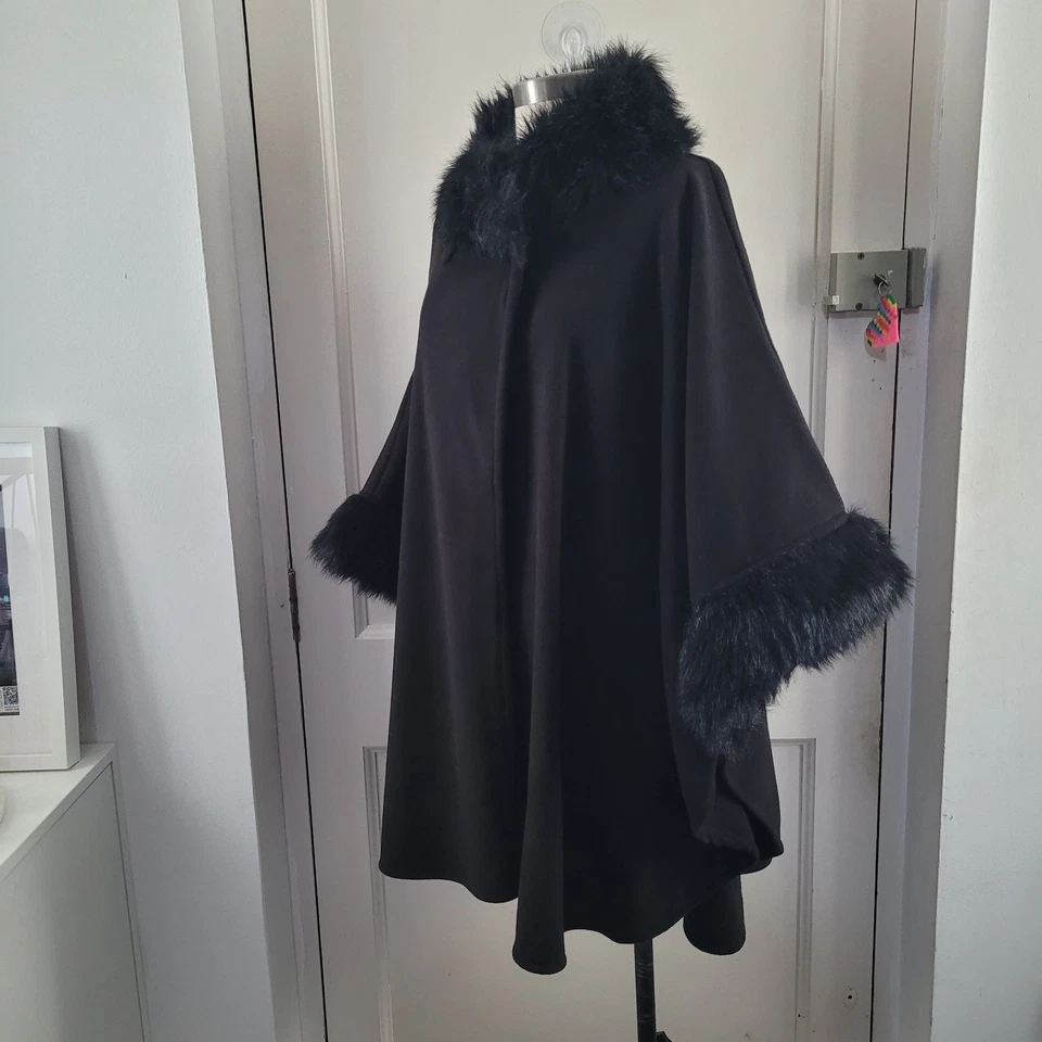 Marks And Spencer Faux Fur Trim Black Fleece Poncho Cape Coat One Size - Image 4 of 4