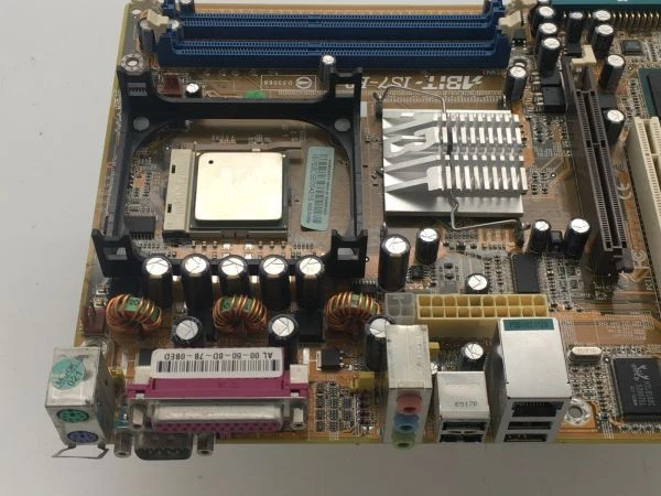 Abit motherboard socket 478, 2.4ghz cpu, is7-e2, 5x pci, 1x agp - Image 3 of 4