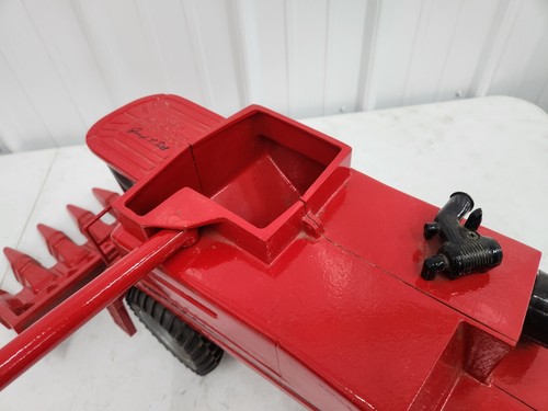 Vintage Original 1/16 Scale Models Case IH 2388 Toy Combine - Picture 15 of 22
