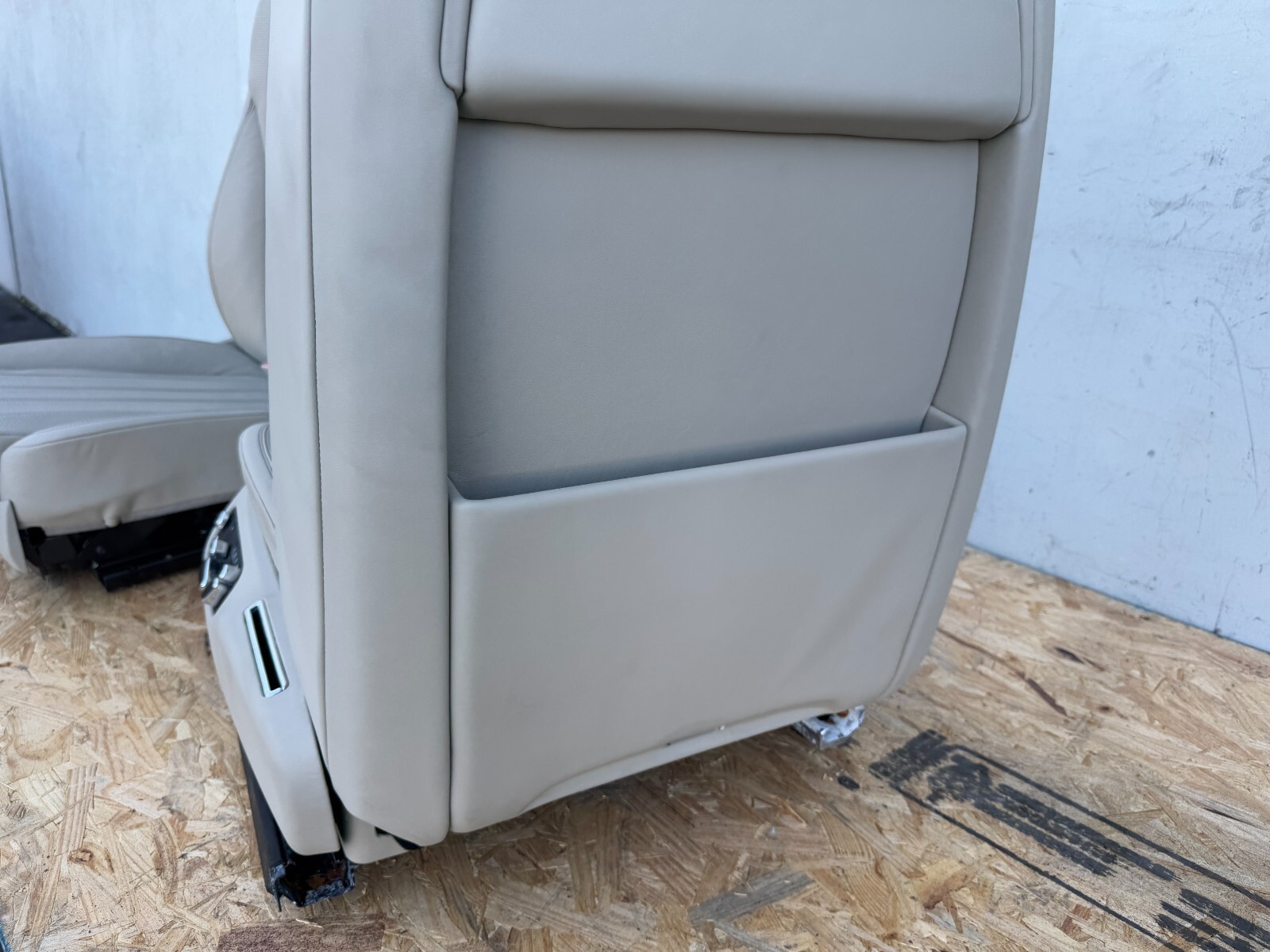 FRONT LEFT RIGHT SEAT SEATS TAN CHIAR BENTLEY FLYING SPUR OEM (2013-2018)