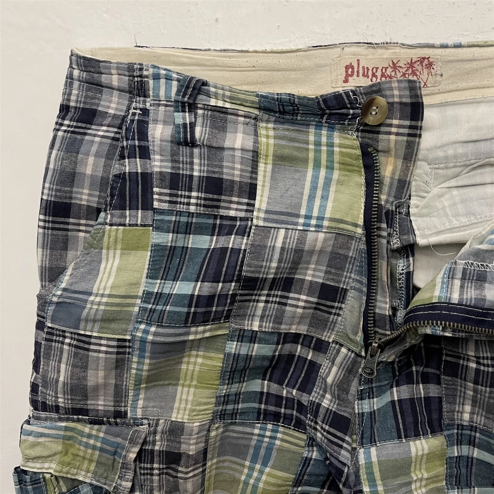 Plugg 32 x 11" Lightweight 100% Cotton Quilted Plaid Cargo Shorts - Image 3 of 4