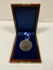 BRYAN TROTTIER Signed Great Sports Legends Dinner Honorary Medallion 1 of a Kind