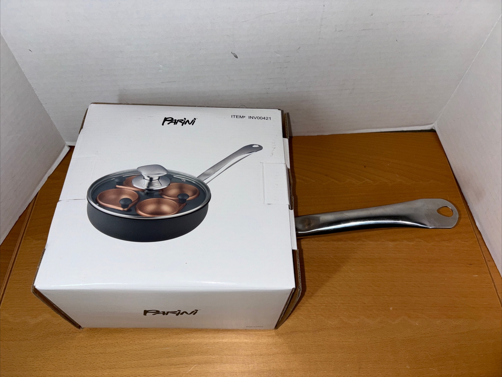 New in Box PARINI 8" Copper Nonstick Egg Poacher with four egg cups 