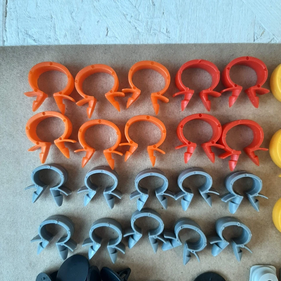 Clips complete set LADA 2104 2105 salon Pistons. Interior fastener Laika Riva Foto 2 de 4