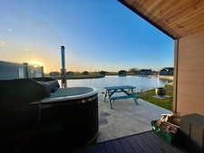 Couples Hot Tub Cabin On Fishing Lake in-between Boston & Skegness Pet Friendly