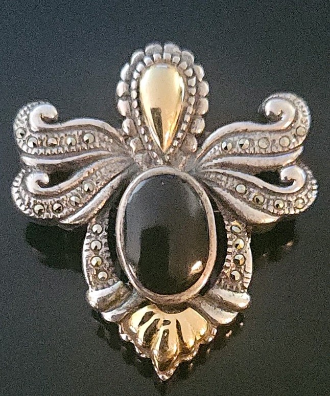 925-18k Blurry Diamond Stamped: Vintage; Marcasite-Onyx Modernist Pin/Brooch