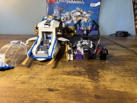 LEGO NINJAGO: Ninjacopter (70724) missing  pieces, has instructions, no box