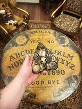 Hexentisch Mit Planchette Die verbauten Rollen aus hochwertigem Edelstahl