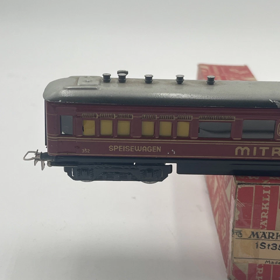 HO Vintage Marklin Mitropa Speisewagen 352 Express Diner Coach Maroon Tin - Image 3 of 4