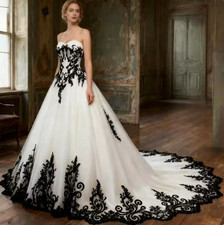 Black And White Vintage Wedding Dress Lace Appliques Court Train A-Line Tulle