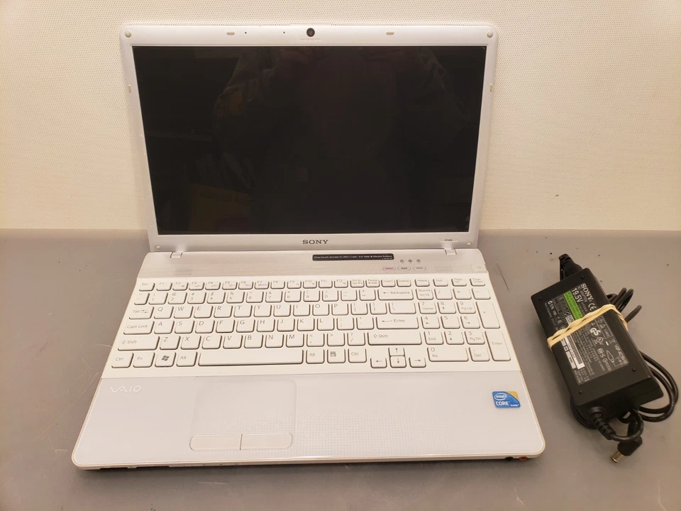 Sony Vaio PCG-71211L 15.6" i5 M480 2.67GHz 4GB 320GB DVDRW White Laptop VPCEB - Image 3 of 4