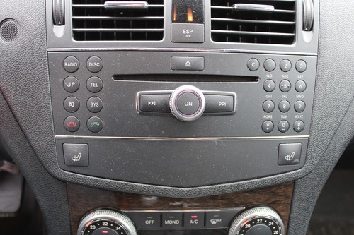 Radio mit CD (kein Code vorhanden) A2048700196 Mercedes C-Klasse W204 Original - Bild 5 von 5
