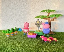 Open-box GC Watering Granny Pig & Shovel Grandpa Pig & Pink Bird In The Garden