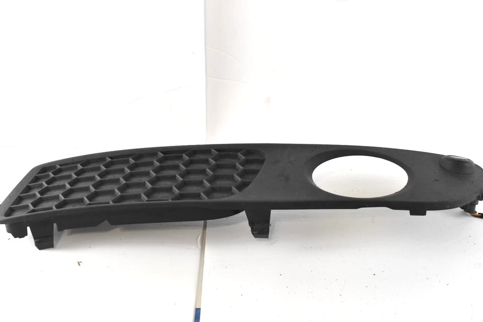 ✔️OEM 07-13 Volvo S80 moldura inferior dianteira esquerda para-choque farol de neblina 30655929 com sensor - Imagem 4 de 4