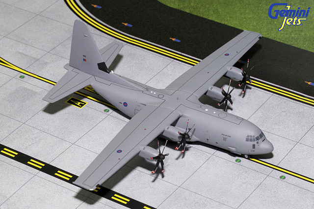 G2RAF713 GeminiJets C-130J Super Hercules 1/200 Model ZH886 G2RAF713 GeminiJets C-130J Super Hercules 1/200 Model ZH886