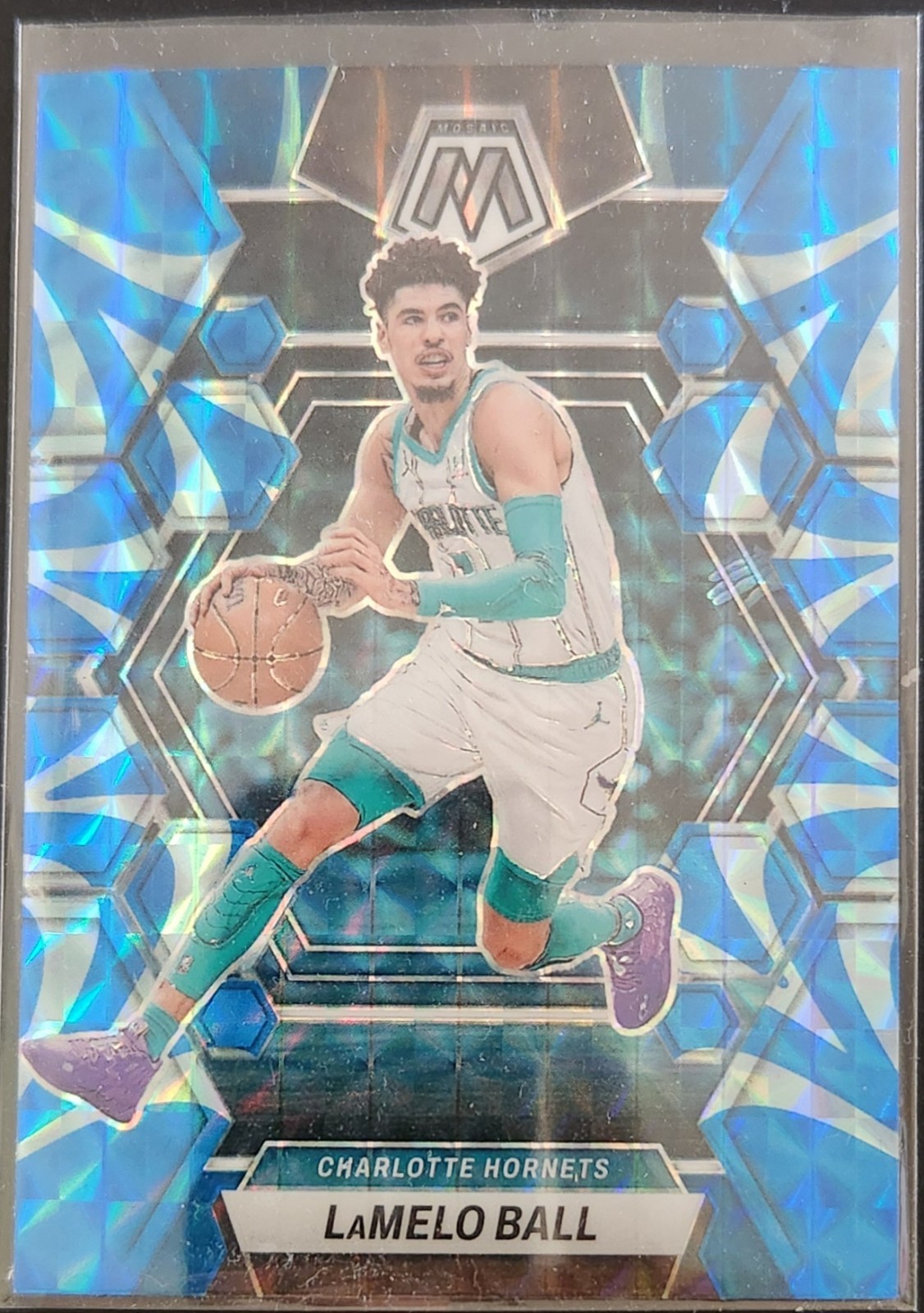 Panini 2022-23 Mosaic LaMelo Ball #151 Blue Fast Break Prizm /85 Hornets