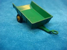 LESNEY / MATCHBOX No. 51B - JOHN DEERE TRAILER - NO BARRELS