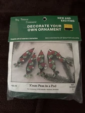 Xmas Peas In A Pod Ornament Kit Makes 5 Tiny Treasure Merri Mac Ornaments New