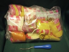 Mixed LOT of PRE-CUT Rug Yarn 100 DuPont Orlon 5 COLORS Blue Handle LATCH HOOK