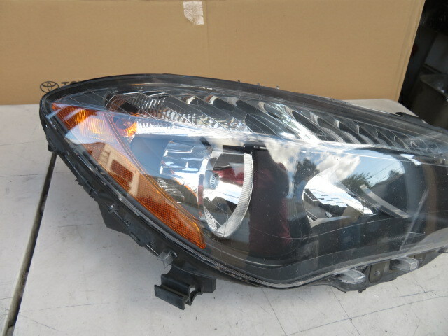 2014 - 2017 MERCEDES BENZ CLA W117 Right Side Halogen Headlight 
