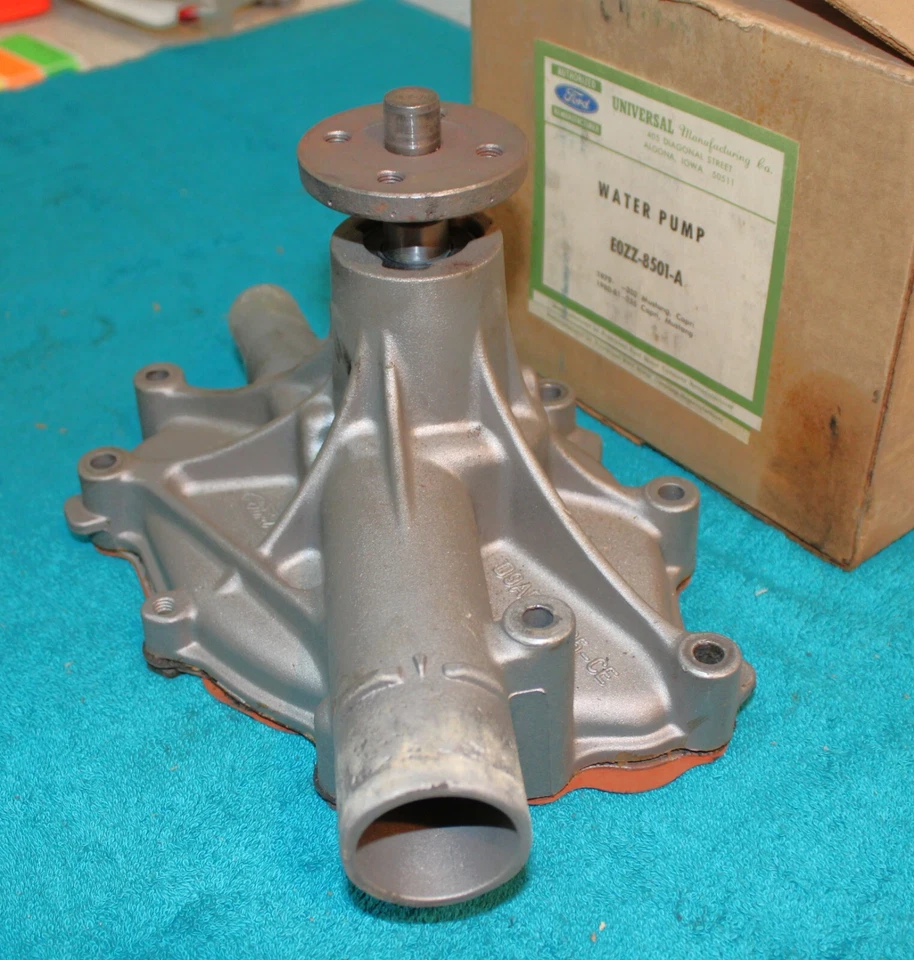 Ford Mustang Cobra LX GT Capri 1979-1985 nuevo en stock reman 4,2 L 255 5,0 L 302 bomba de agua Foto 2 de 4