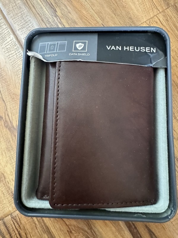 Van Heusen Men's Brown Trifold Wallet RFID Blocking Solid Logo Accent