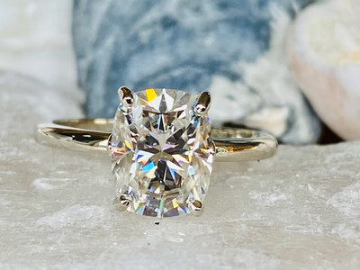 4 Ct Cushion-Cut EF/VS1 Lab Grown Diamond Solitaire Wedding Ring 14k White Gold