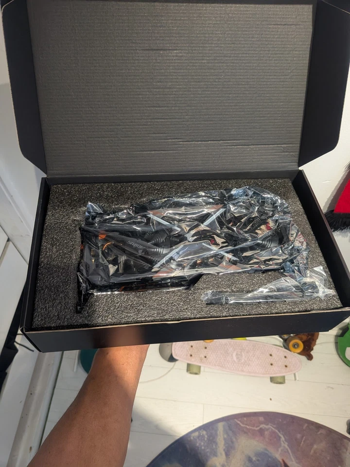 NEW Gigabyte AORUS GeForce GTX 1080 Ti 11GB GDDR5X Xtreme Gaming Graphics Card - Image 2 of 4