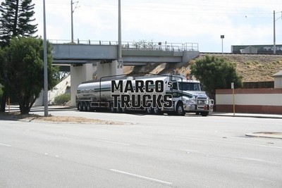 LKW Foto Freightliner Tankwagen Auflieger Australien weiß Cootes Transpo #g6yo