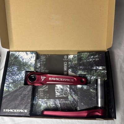 Race Face Turbine CINCH Crankset 175mm   Red   Brand New in Box   MTB 