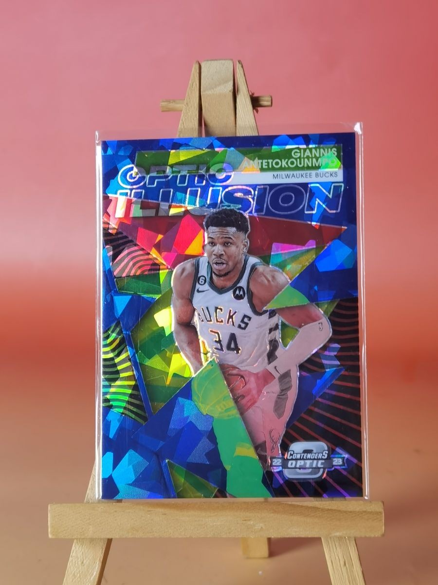 2022-23 Contenders Optic Illusion Blue Ice Prizm #14 Giannis Antetokounmpo  /75